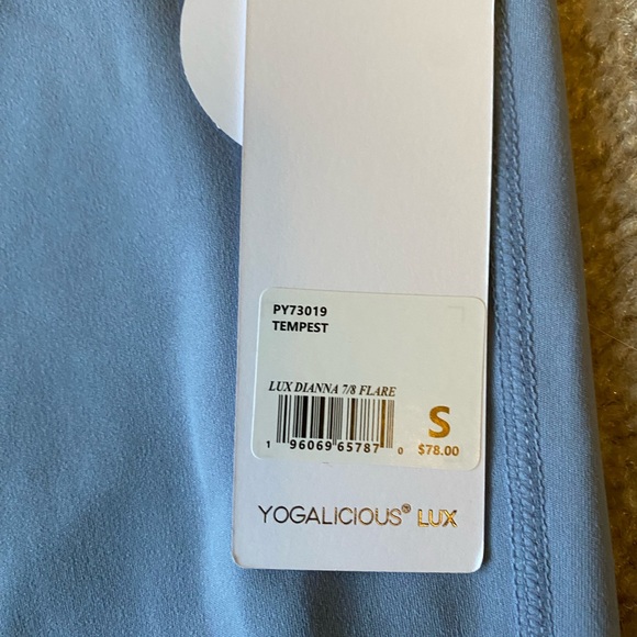 NWT Yogalicious Lux Dianna 7/8” Flare Pants - Picture 4 of 5